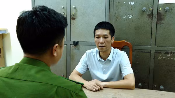 Đối tượng Vũ Duy Hưng tại cơ quan Công an.