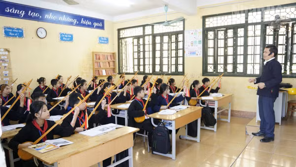 Những ngôi trường mới, lớp học sạch đẹp sẽ giúp chắp cánh cho ước mơ của các em học sinh nơi biên cương xứ Lạng bay xa.