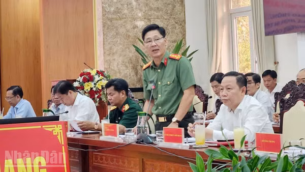 Đại tá Nguyễn Hải Dương trả lời đại diện Báo Nhân Dân về tiến độ điều tra vụ đứt cáp ngầm 110kV Hà Tiên-Phú Quốc.