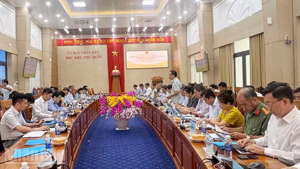 Quang cảnh buổi làm việc tại Phú Quốc.