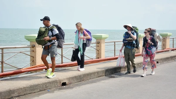 Khách du lịch nước ngoài tại Phú Quốc.