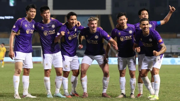 Hà Nội FC thắng 3-0 SLNA. (Ảnh: Hoàng Linh)