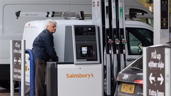 Chính phủ Anh nhấn mạnh mục tiêu xây dựng một nền kinh tế vững mạnh, an toàn hơn trong bối cảnh thế giới nhiều biến động. (Ảnh: AFP/TTXVN)