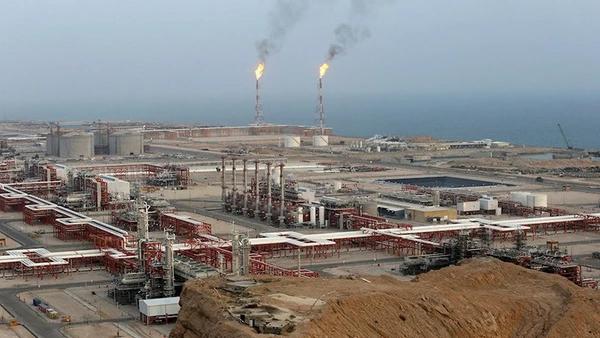 Nhà máy khai thác khí đốt ở Asaluyeh của Iran. (Ảnh: Al Mayadeen English)