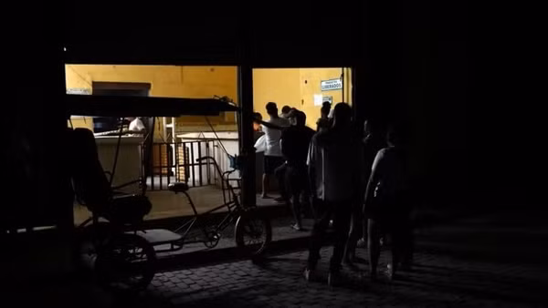 Mất điện tại Thủ đô Havana, Cuba ngày 16/3/2026. (Ảnh: THX/TTXVN)