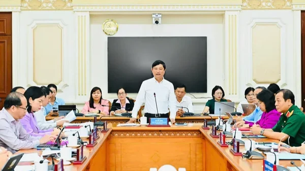 Đồng chí Võ Văn Minh chủ trì phiên họp. (Ảnh: VIỆT DŨNG)