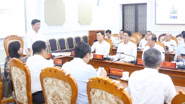 Toàn cảnh cuộc họp.