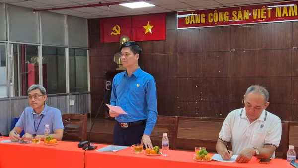 Ông Ngọ Duy Hiểu, Phó Chủ tịch Thường trực Tổng Liên đoàn Lao động Việt Nam phát biểu tại buổi làm việc.