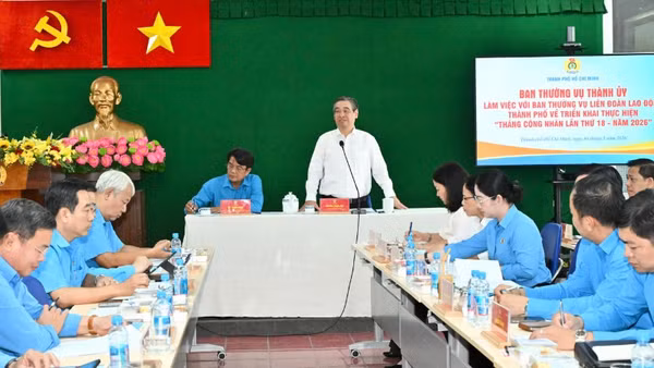 Ủy viên Trung ương Đảng, Phó Bí thư Thành ủy, Chủ tịch Ủy ban Mặt trận Tổ quốc Việt Nam Thành phố Hồ Chí Minh Nguyễn Phước Lộc phát biểu chỉ đạo tại buổi làm việc.