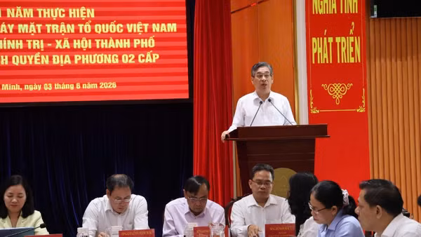 Đồng chí Nguyễn Phước Lộc, Ủy viên Trung ương Đảng, Phó Bí thư Thành ủy, Chủ tịch Ủy ban Mặt trận Tổ quốc Việt Nam Thành phố Hồ Chí Minh, phát biểu kết luận tại hội nghị. (Ảnh: VƯƠNG LÊ)
