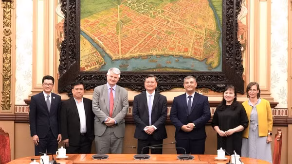 Các đại biểu chụp ảnh lưu niệm. Ảnh: Bảo Ninh 