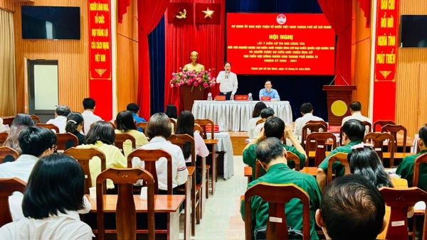 Toàn cảnh hội nghị.