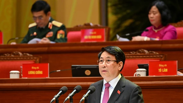 Đồng chí Lương Cường, Ủy viên Bộ Chính trị, Chủ tịch nước đọc diễn văn, tuyên bố khai mạc Đại hội.