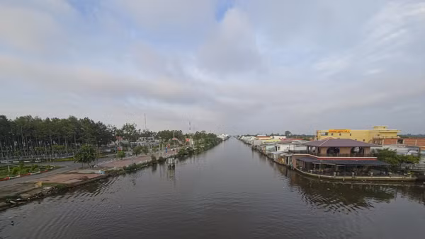 Miệt Thứ hôm nay đã sôi động, trù phú hơn.