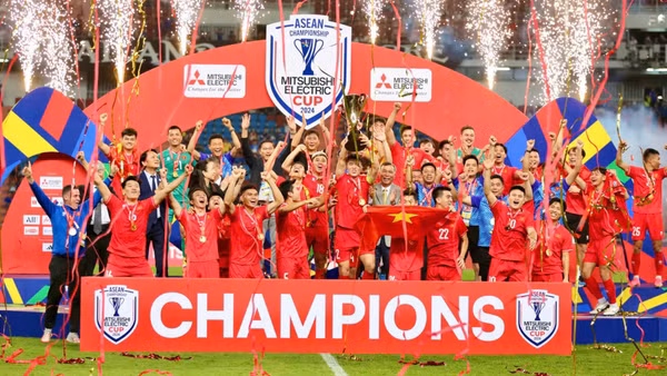Đội tuyển Việt Nam ăn mừng chức vô địch ASEAN Cup 2024. (Ảnh: VFF)