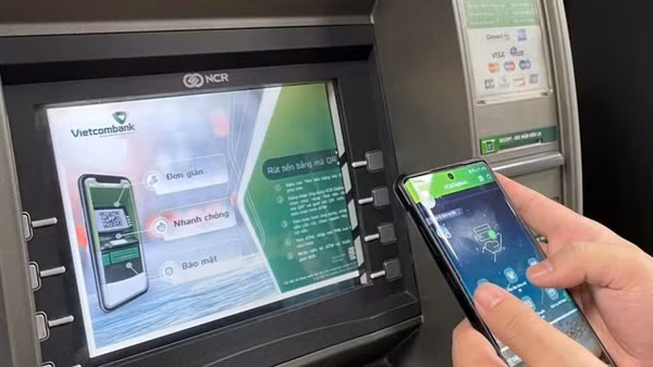 Nhiều ngân hàng đã triển khai các giải pháp xác thực sinh trắc học như: khuôn mặt, vân tay, giọng nói... để tăng cường bảo mật.