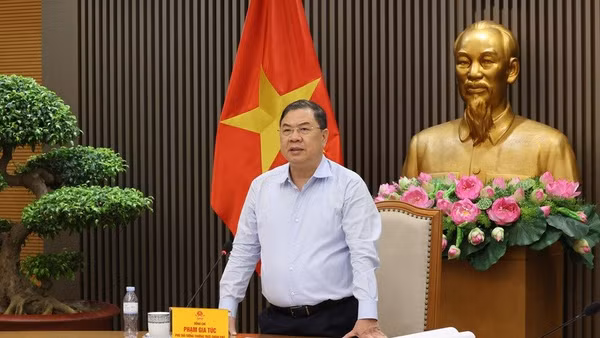 Phó Thủ tướng Thường trực Phạm Gia Túc chủ trì cuộc họp nghe báo cáo phương án giao thành phố Hà Nội làm cơ quan chủ quản đầu tư một số dự án đường sắt quốc gia trên địa bàn. (Ảnh: VGP)