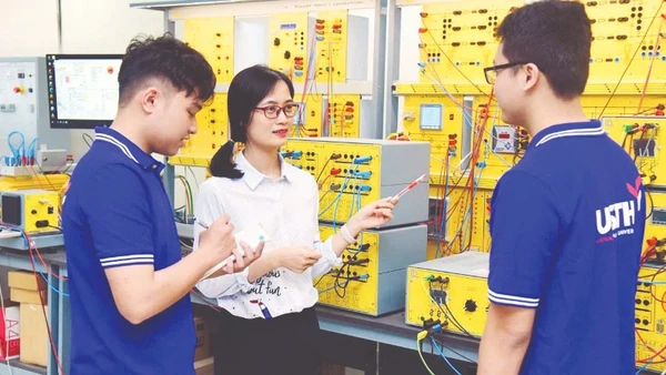 Sinh viên Trường đại học Khoa học và Công nghệ trong giờ học. (Ảnh: USTH)