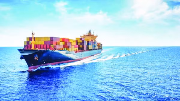 Bất ổn an ninh làm gián đoạn tuyến vận tải thương mại qua Eo biển Hormuz.