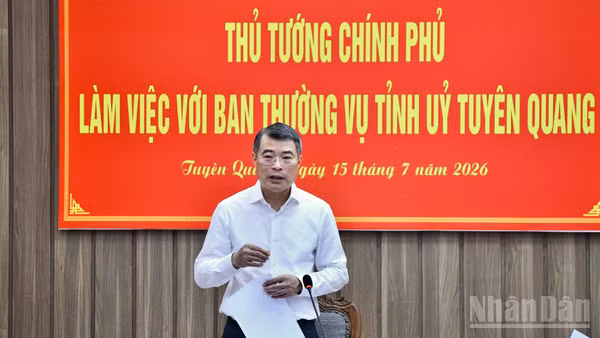Thủ tướng Chính phủ Lê Minh Hưng phát biểu ý kiến chỉ đạo cuộc làm việc với Ban Thường vụ Tỉnh ủy Tuyên Quang. (Ảnh: THANH GIANG)