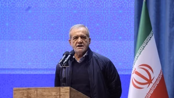Tổng thống Iran Masoud Pezeshkian. (Ảnh: IRNA/TTXVN)
