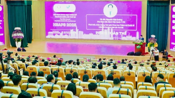 Hội nghị quy tụ gần 1.500 đại biểu, cùng hàng trăm báo cáo viên, chuyên gia, bác sĩ và nhà khoa học đầu ngành trong nước và quốc tế tham dự.