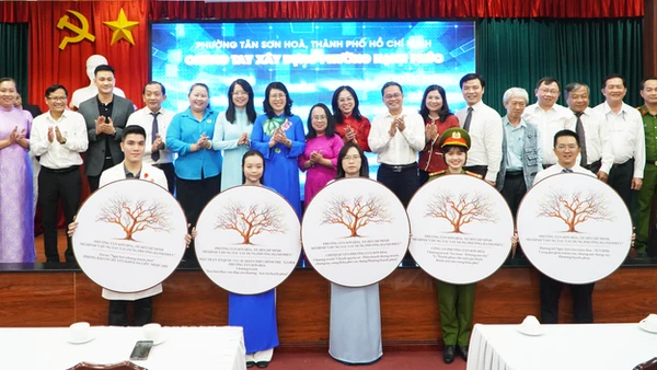 Ra mắt mô hình "Chung tay xây dựng phường Tân Sơn Hòa hạnh phúc" (Ảnh: LÊ VĨNH)