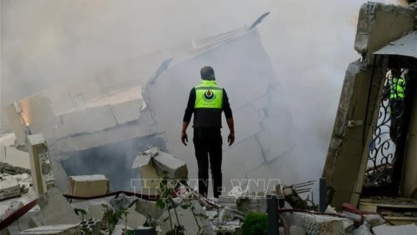 Tòa nhà bị phá hủy sau cuộc không kích của Israel tại Jbaa, Liban, ngày 4/12/2025. (Ảnh: THX/TTXVN)