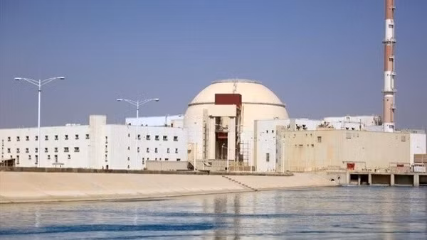 Quang cảnh bên ngoài nhà máy điện hạt nhân Bushehr ở tỉnh Bushehr, Iran. (Ảnh: IRNA/TTXVN)