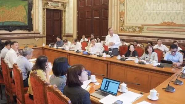 Quang cảnh buổi làm việc.