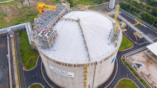 Bồn chứa LNG dung tích 180.000m3 của Kho LNG Thị Vải (Thành phố Hồ Chí Minh).