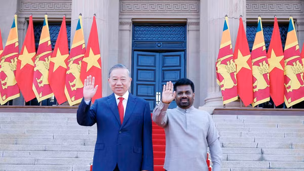 Tổng thống Sri Lanka Anura Kumara Dissanayake chủ trì lễ đón Tổng Bí thư, Chủ tịch nước Tô Lâm. (Ảnh: Thống Nhất – TTXVN)