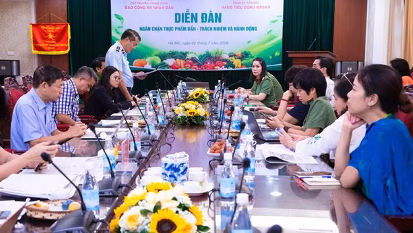 Quang cảnh diễn đàn.
