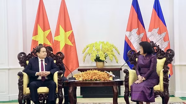 Chủ tịch Quốc hội Trần Thanh Mẫn hội kiến Chủ tịch Quốc hội Campuchia Khuon Sudary. (Ảnh: quochoi.vn)