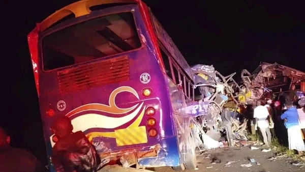 Hiện trường vụ tai nạn ở Uganda.