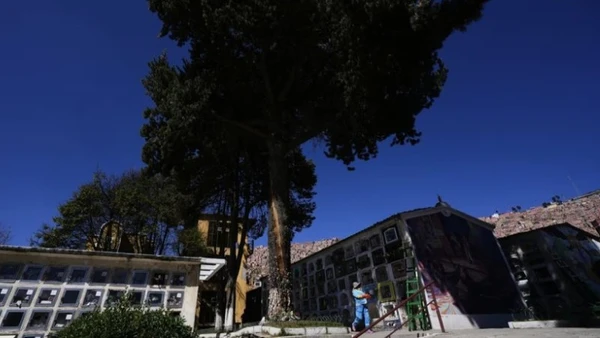 Vụ tai nạn xảy ra tại khu vực cách thủ đô La Paz khoảng 380m về phía đông nam. (Ảnh: CTV News)