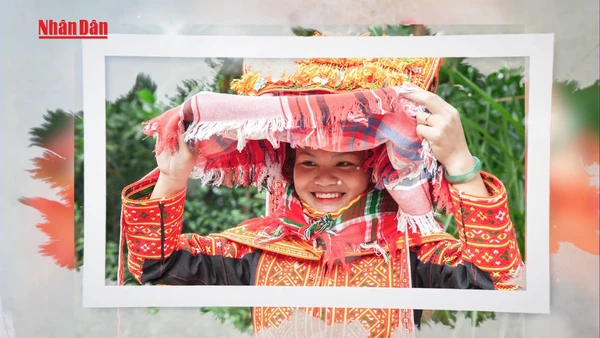 Trang phục truyền thống với màu sắc và hoa văn độc đáo của người Dao Lô Gang.