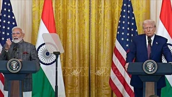Tổng thống Mỹ Donald Trump (phải) và Thủ tướng Ấn Độ Narendra Modi tại cuộc họp báo chung ở Washington. (Ảnh tư liệu - minh họa: ANI/TTXVN)