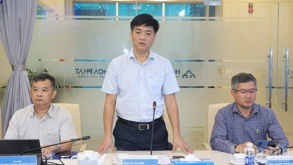 Phó Chủ tịch Ủy ban nhân dân tỉnh Quảng Ngãi Đỗ Tâm Hiển phát biểu tại buổi làm việc.