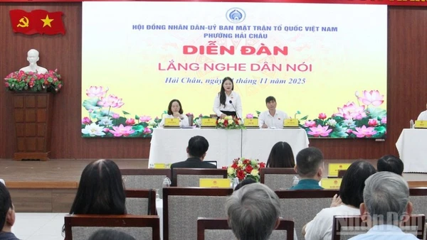 Diễn đàn "Lắng nghe dân nói" lần đầu được tổ chức sau khi phường mới được thành lập.
