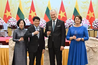 Chủ tịch nước Lương Cường và Phu nhân chủ trì chiêu đãi trọng thể Tổng thống Cộng hòa Litva Gitanas Nauseda và Phu nhân.
