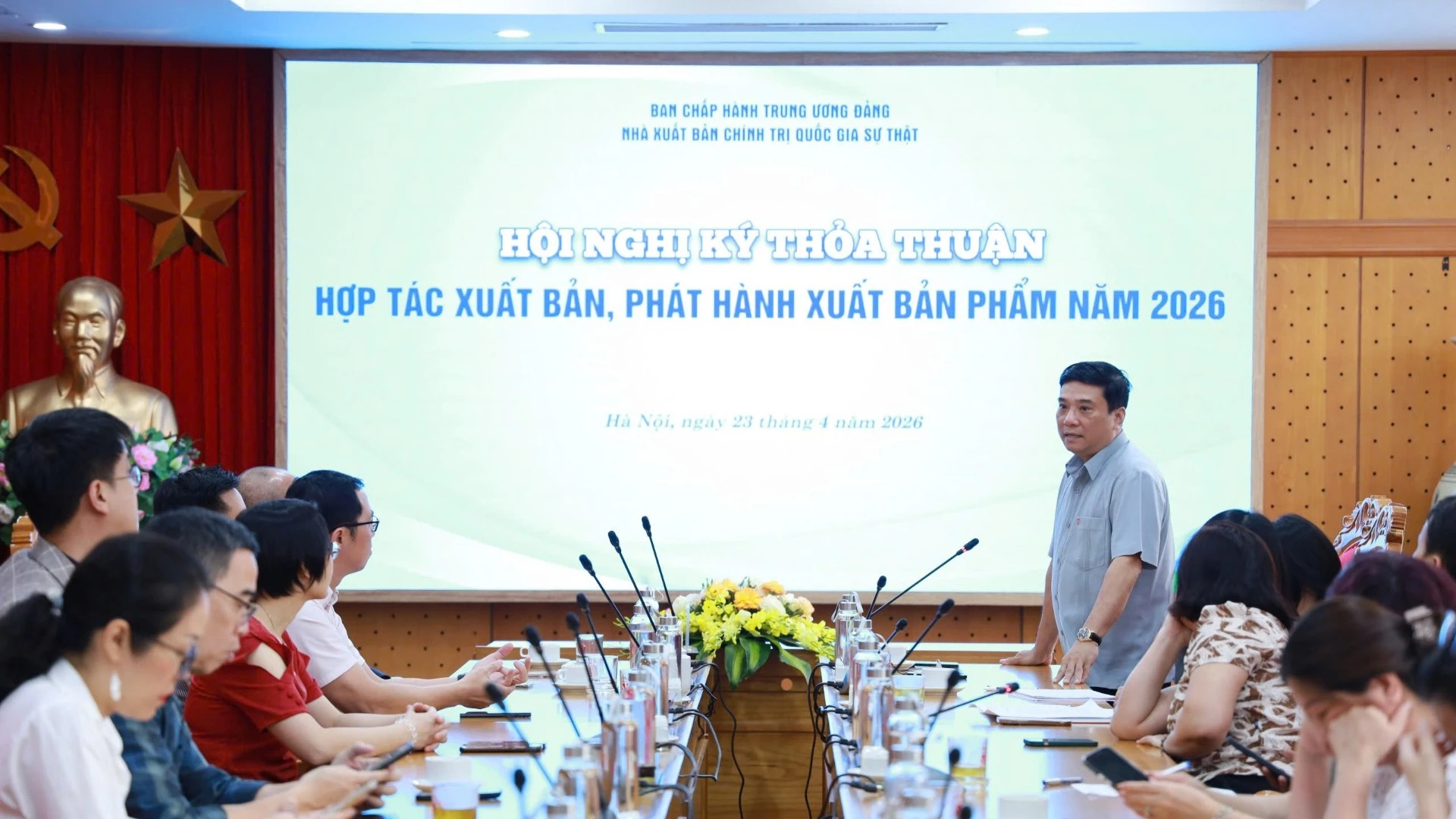 Ký kết hợp tác xuất bản, phát hành sách lý luận chính trị năm 2026
