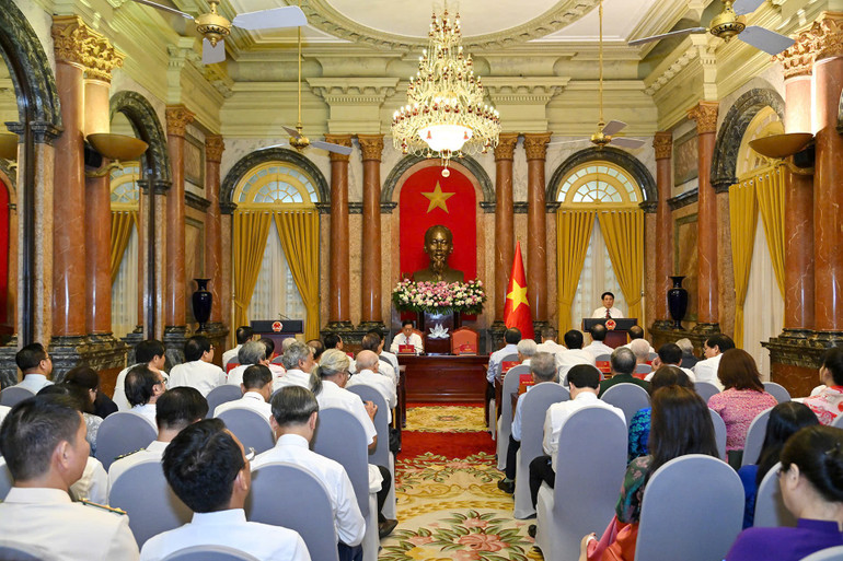 Toàn cảnh buổi gặp mặt. z6723561519973-ea1b3e4043b4f2784b6790cfee9b0830.jpg