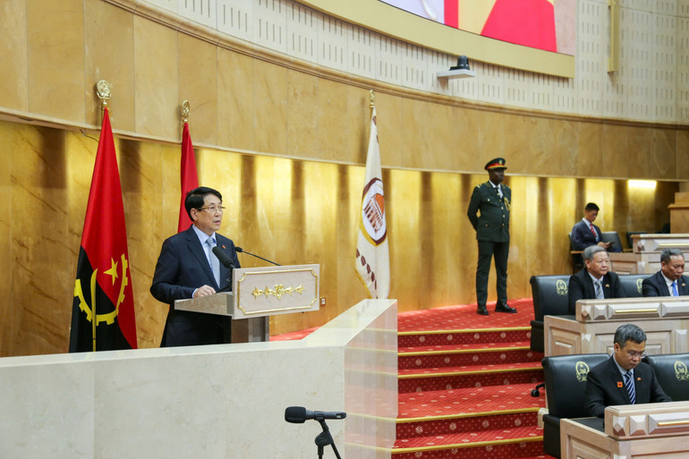 Chủ tịch nước Lương Cường phát biểu chính sách tại Quốc hội Angola (ảnh: Xuân Kỳ) z6884521559563-1692f786ce302d5d2b511af06324f59e.jpg