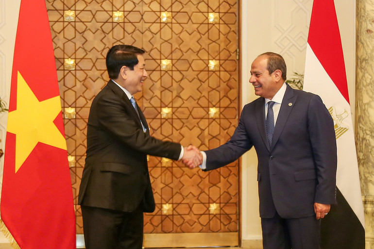 Chủ tịch nước Lương Cường và Tổng thống Abdel Fattah Al Sisi. (Ảnh: XUÂN KỲ) z6876187715044-9df0f3029d435a2e20c73fa7f57826dd.jpg