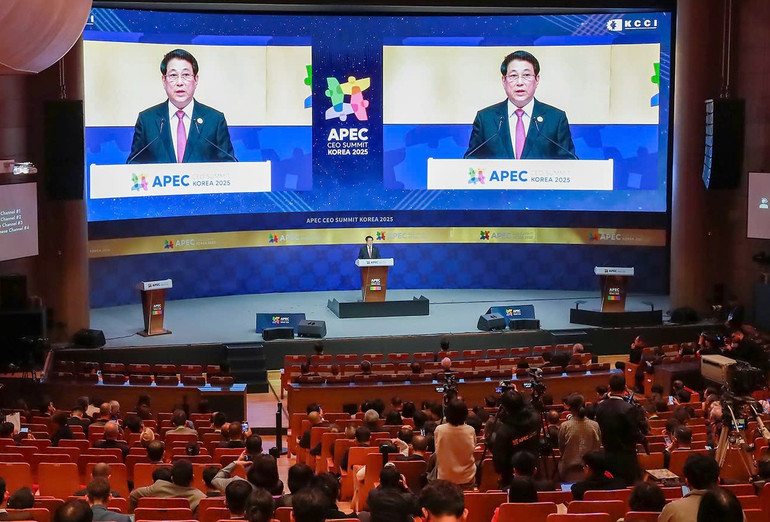 Chủ tịch nước Lương Cường phát biểu tại Hội nghị Thượng đỉnh doanh nghiệp APEC 2025 z7170939331399-fc6569d59f4add7ade8045db53663240-2555.jpg