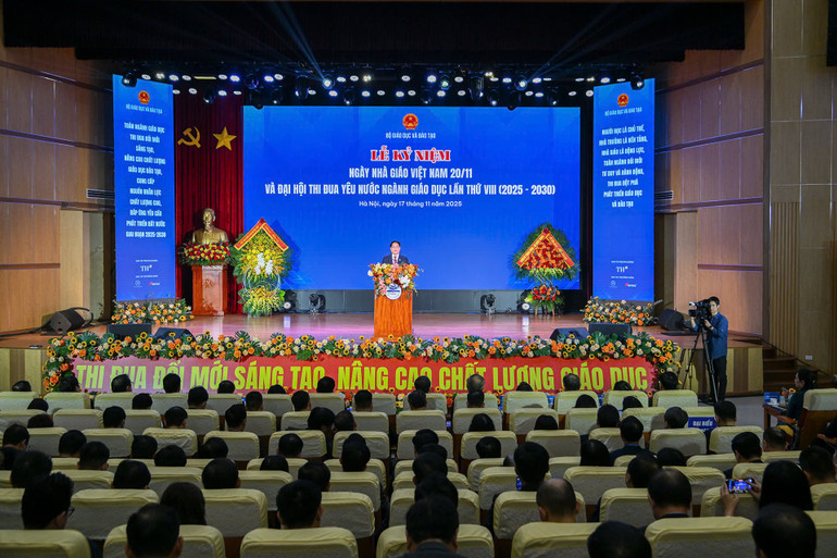 Toàn cảnh buổi lễ. z7232182884138-d66da00babf7c274d3db5a39b86fa9ce.jpg