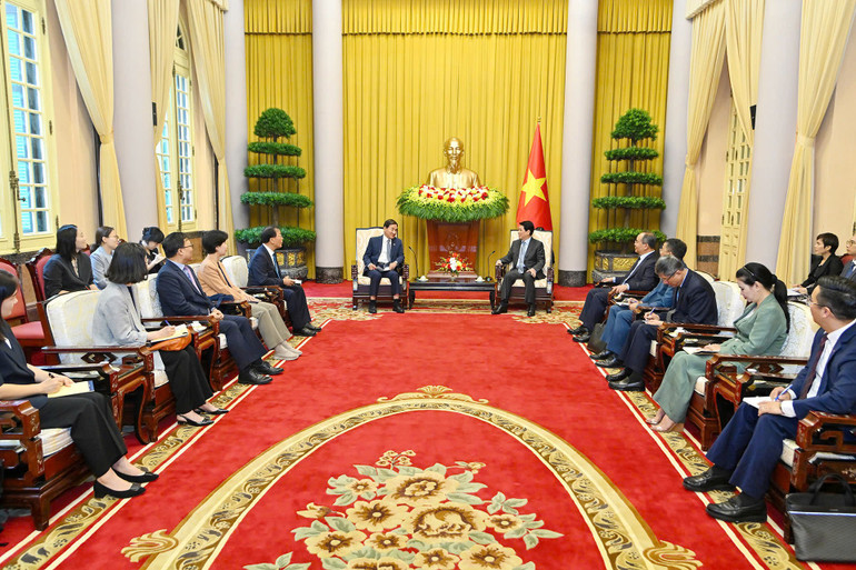 Toàn cảnh buổi tiếp. z6854856425972-2b543faabd2fceb9d06375c4b1cf907e.jpg