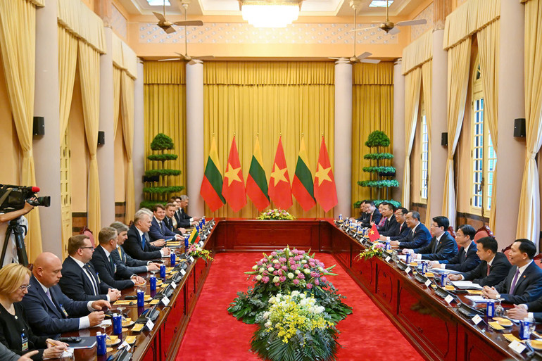 Toàn cảnh Hội đàm. z6696697857916-8696890a8fa0018a0f33a18b2f5b1bd5.jpg