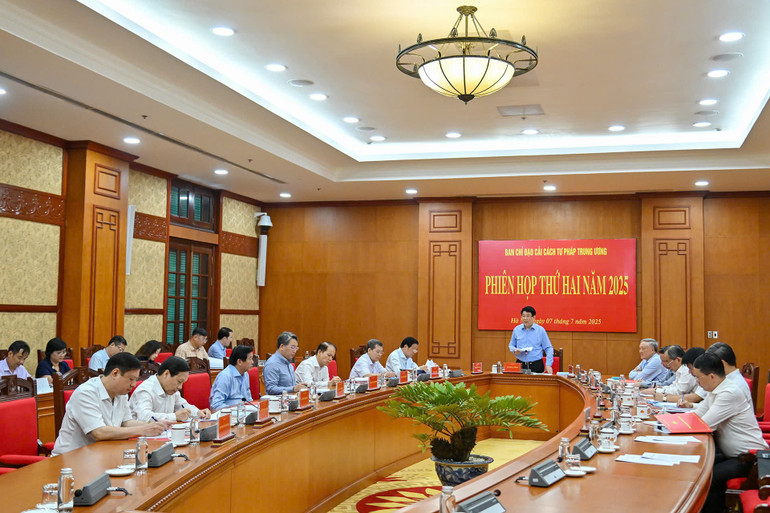 Toàn cảnh phiên họp. z6780728309226-2a5ca833b3a32510e7b6457c240d089c.jpg